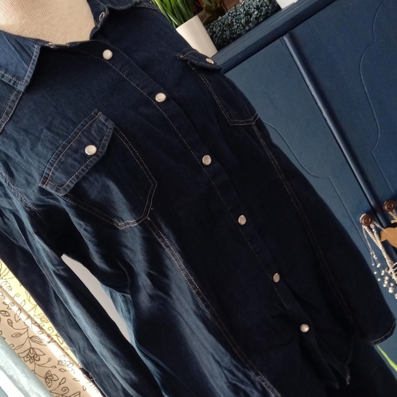 Button down top - Picture 8 of 8